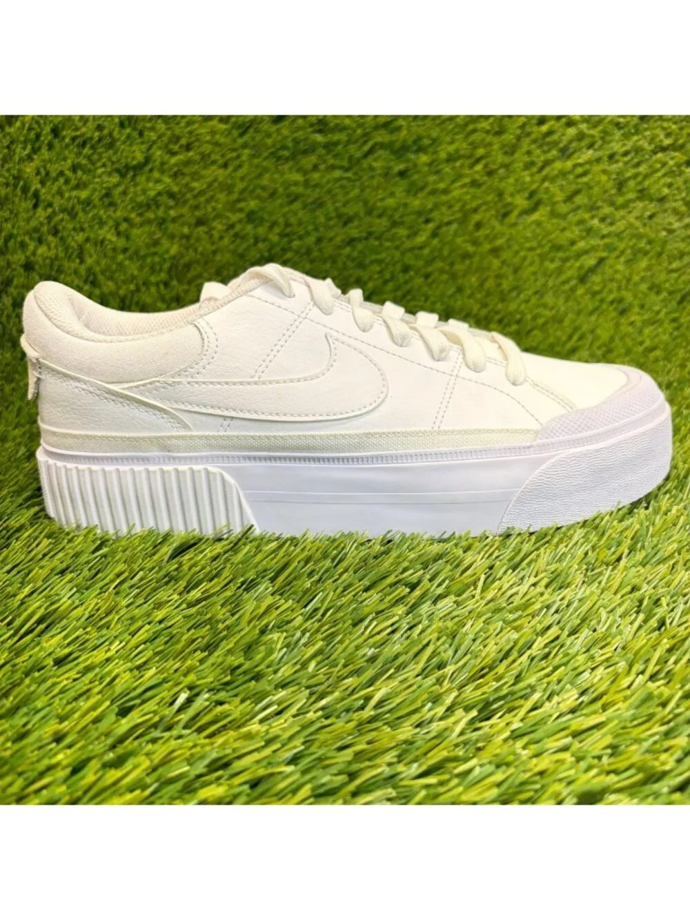 Nike Court Legacy Lift Womens Size 8 White Athletic Leather Shoes Sneakers